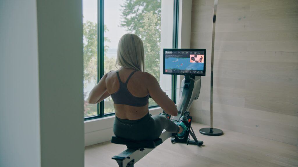 Aviron impact review rower using streamed content